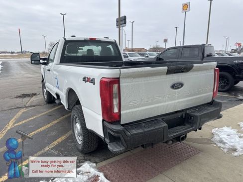 Used 2023 Ford F250 XL image 3