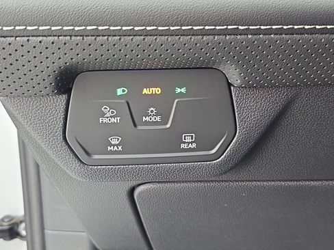 New 2026 Volkswagen Atlas Cross Sport SE image 25