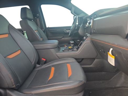 Used 2025 GMC Sierra 1500 AT4 w/ AT4 Premium Package image 17