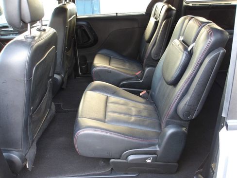 Used 2017 Dodge Grand Caravan GT FWD image 18