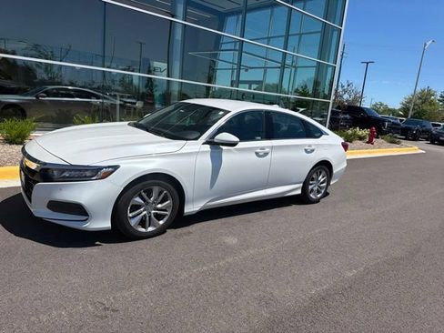 Used 2018 Honda Accord LX image 3