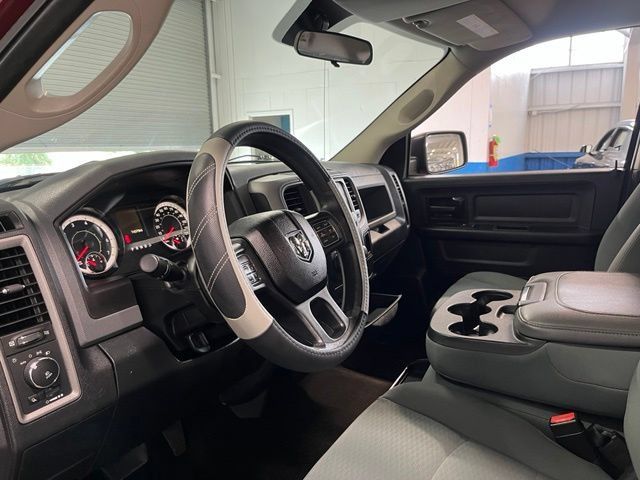 Used 2017 RAM 1500 Express RWD image 23