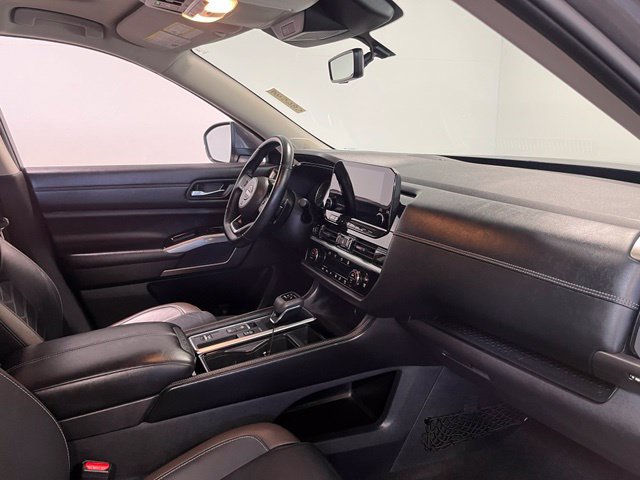 Used 2023 Nissan Pathfinder Platinum w/ Cargo Package FWD image 11