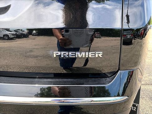 Used 2023 Chevrolet Traverse Premier w/ LPO, Cargo Package AWD/4WD image 28