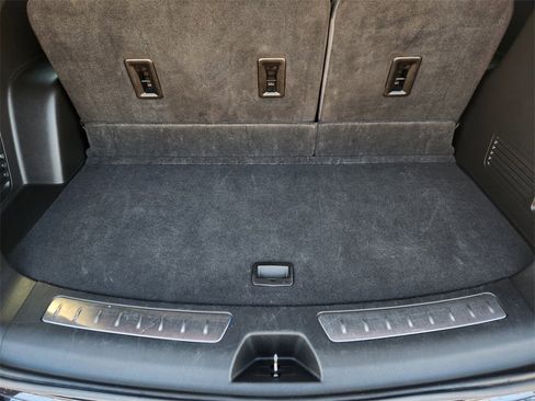 Used 2024 Buick Enclave Premium image 32