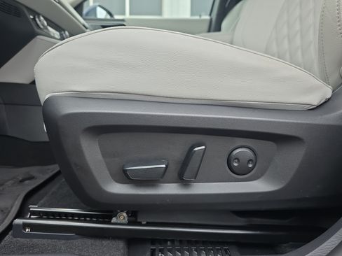 Used 2024 Mitsubishi Outlander SEL AWD/4WD image 28