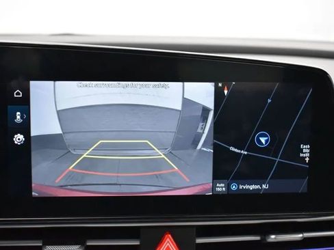 Used 2025 Hyundai Elantra Limited image 35