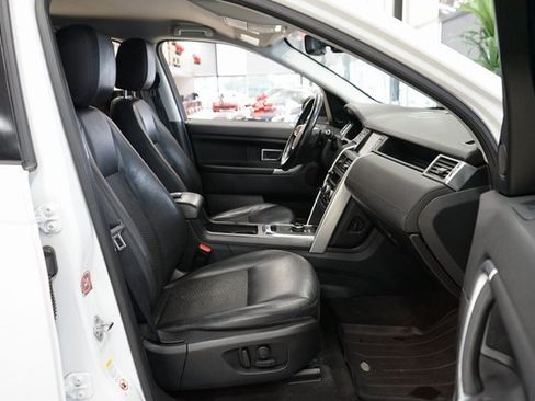 Used 2018 Land Rover Discovery Sport SE image 37