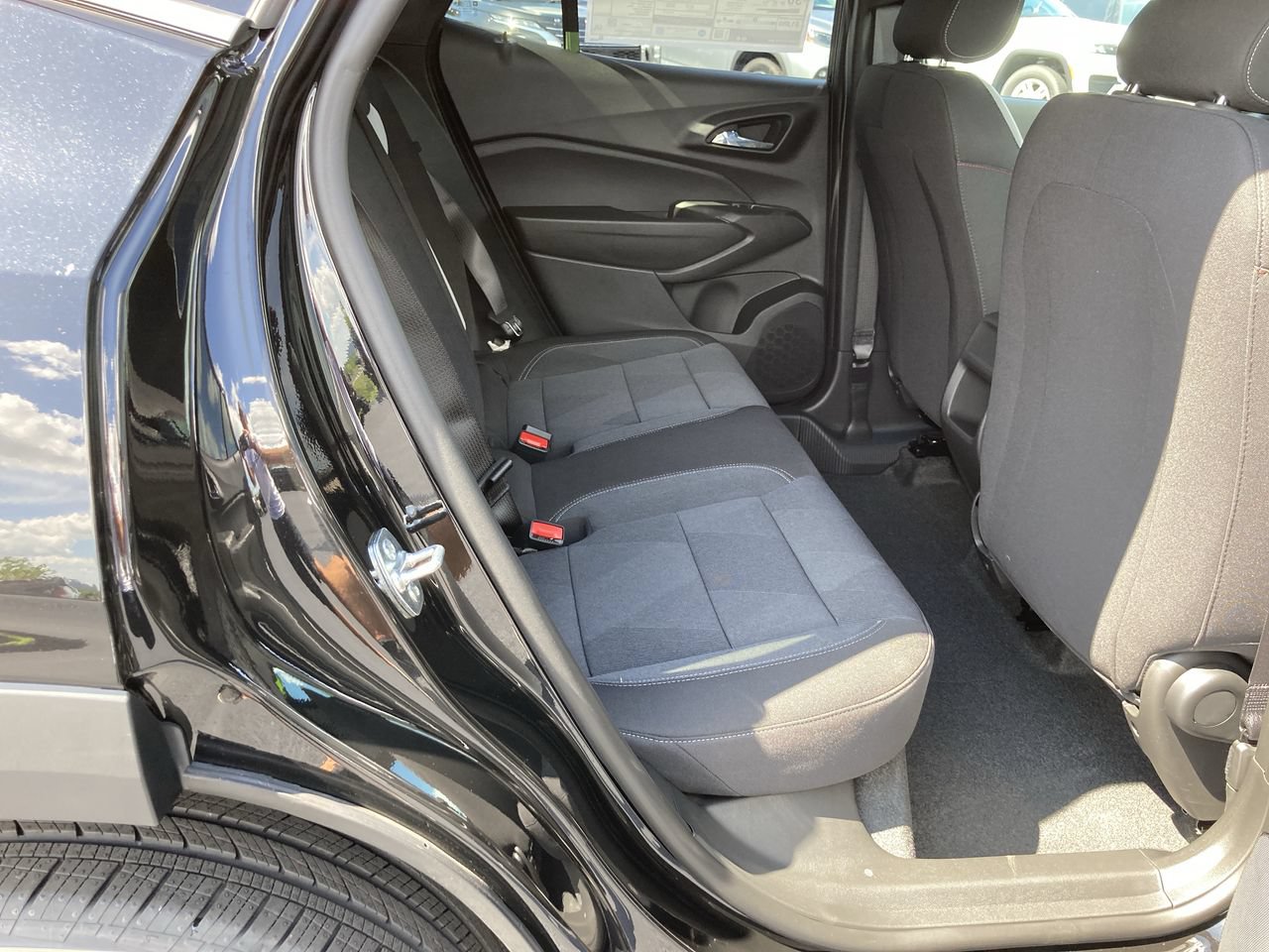 New 2026 Chevrolet Trax RS w/ Sunroof Package FWD image 21