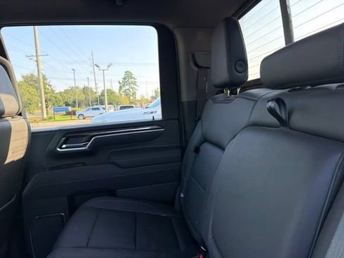 Used 2025 Chevrolet Silverado 2500 LTZ w/ LTZ Premium Package AWD/4WD image 8