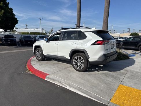 Used 2023 Toyota RAV4 XLE Premium image 18