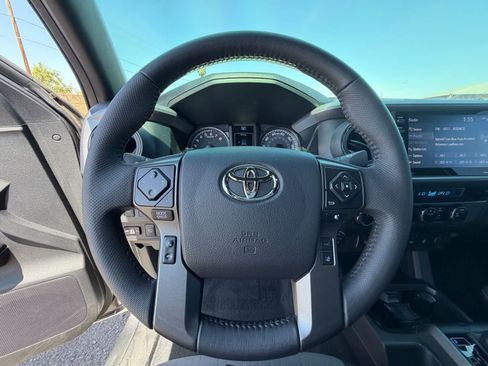 Used 2023 Toyota Tacoma TRD Sport w/ Black Out Package (TMS) AWD/4WD image 10