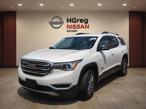 Used 2017 GMC Acadia SLT AWD/4WD image 3