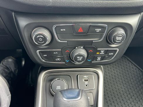 Used 2021 Jeep Compass Sport w/ Cold Weather Group image 23