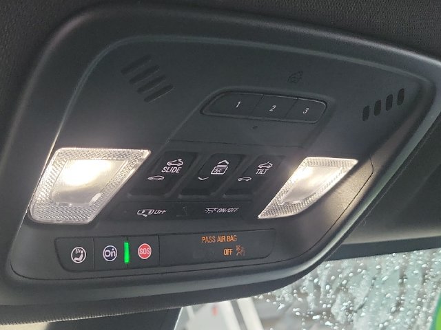 Used 2022 Chevrolet Traverse Premier w/ Redline Edition FWD image 19