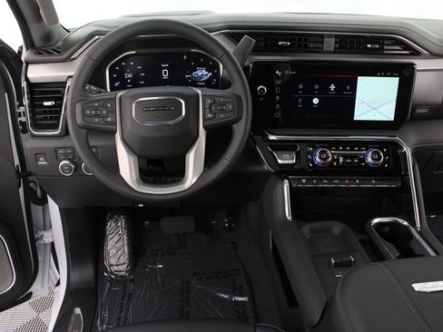 New 2026 GMC Sierra 2500 Denali w/ Denali Reserve Package AWD/4WD image 14