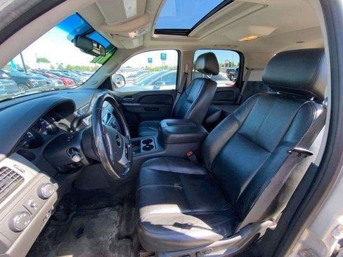 Used 2011 Chevrolet Tahoe LT w/ Luxury Package AWD/4WD image 5