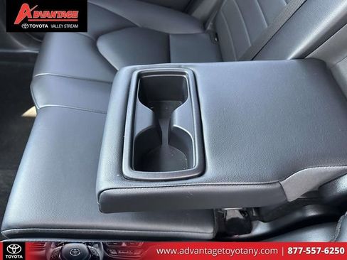 Certified 2024 Toyota Highlander XLE FWD image 16