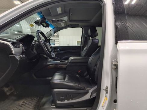 Used 2019 GMC Yukon XL SLT AWD/4WD image 16