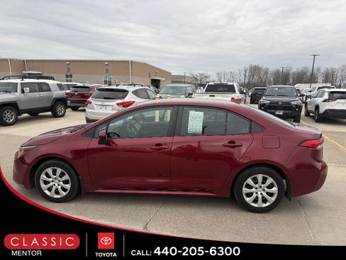Used 2024 Toyota Corolla LE image 1