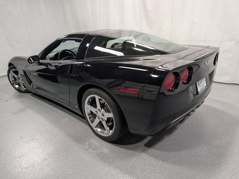 Used 2007 Chevrolet Corvette Coupe w/ Performance Package RWD image 6