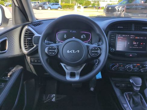 Used 2024 Kia Soul LX w/ Option Group 015 FWD image 15