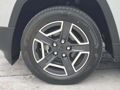 New 2026 Jeep Cherokee Limited image 10