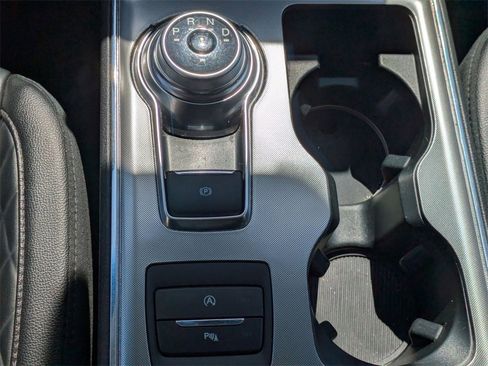 Used 2024 Ford Edge Titanium image 23