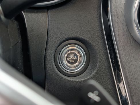 Used 2022 Mercedes-Benz GLC 300 4MATIC image 22