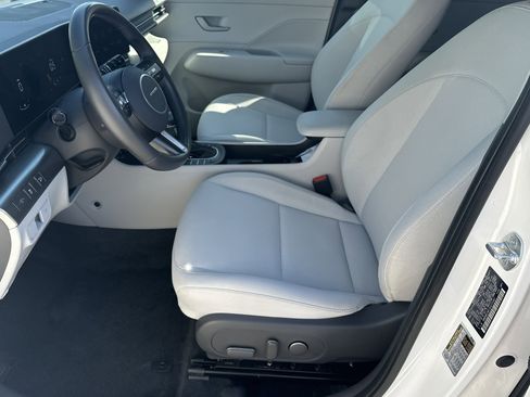 Used 2025 Hyundai Kona SEL AWD/4WD image 9