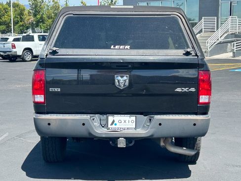 Used 2017 RAM 1500 Classic SLT AWD/4WD image 5