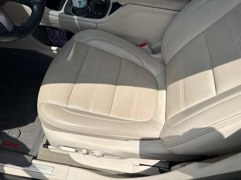 Used 2021 GMC Acadia Denali w/ Denali Ultimate Package AWD/4WD image 8