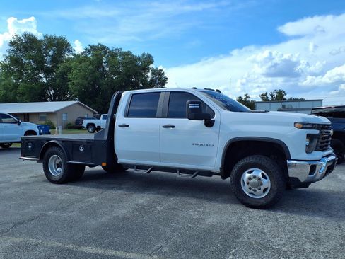 Used 2024 Chevrolet Silverado 3500 W/T w/ WT Convenience Package AWD/4WD image 3