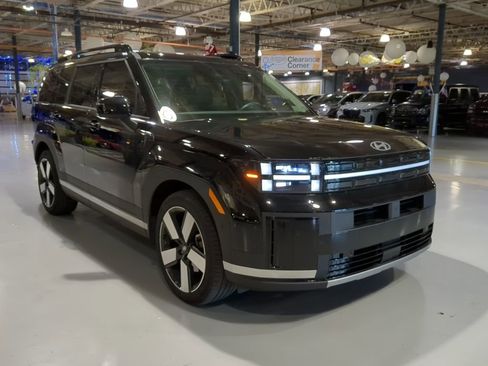 Used 2024 Hyundai Santa Fe Limited image 4