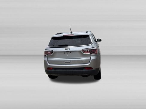 Used 2020 Jeep Compass Limited FWD image 5
