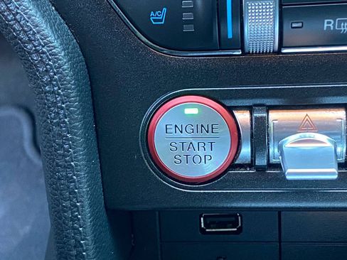 Used 2018 Ford Mustang GT Premium RWD image 21