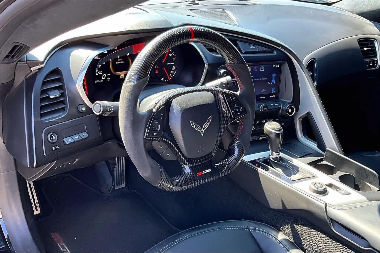 Used 2015 Chevrolet Corvette Z06 w/ 3LZ Preferred Equipment Group RWD image 15