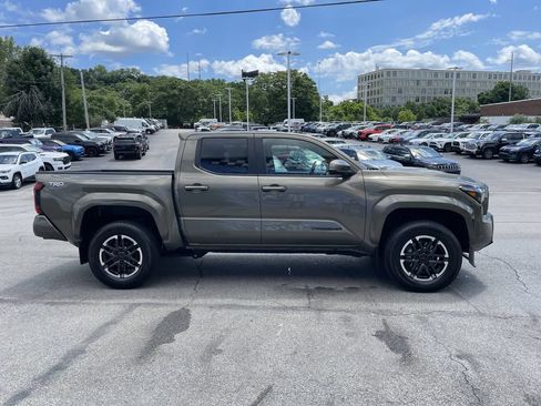Used 2024 Toyota Tacoma TRD Sport w/ TRD Sport Upgrade Package AWD/4WD image 7