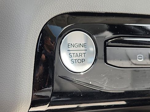 Certified 2025 Ford Escape SE image 25