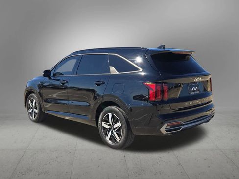 Certified 2022 Kia Sorento S w/ Panoramic Sunroof Package image 4