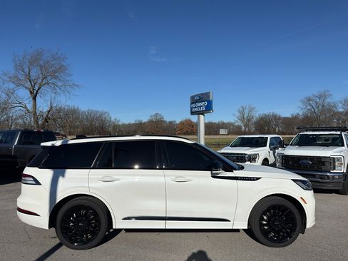 Used 2025 Lincoln Aviator Reserve w/ Equipment Group 201A image 4