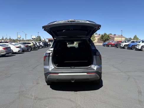 Used 2025 Chevrolet Equinox LT w/ Convenience Package II AWD/4WD image 10