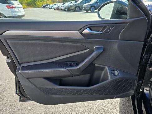 Used 2024 Volkswagen Jetta SE image 20