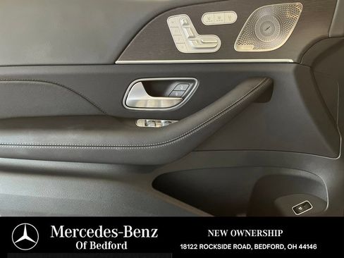 Used 2026 Mercedes-Benz GLS 580 4MATIC image 11