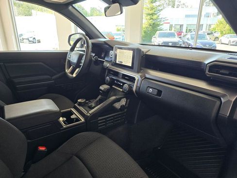 Used 2025 Toyota 4Runner SR5 AWD/4WD image 43