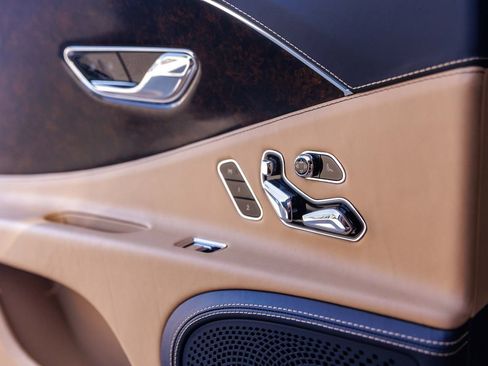 Certified 2023 Bentley Flying Spur W12 AWD/4WD image 57