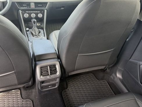 Certified 2023 Volkswagen Taos SE image 13