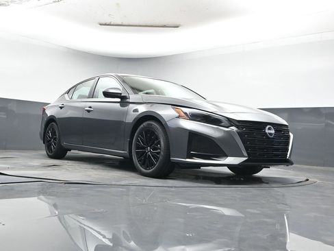 New 2025 Nissan Altima 2.5 SV w/ SV Special Edition Package image 29