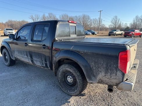 Used 2015 Nissan Frontier SV image 4