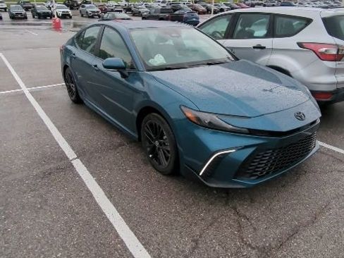 Used 2026 Toyota Camry SE FWD image 6
